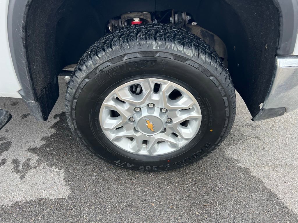 Used 2024 Chevrolet Silverado 3500 LTZ w/ LTZ Convenience Package image 12