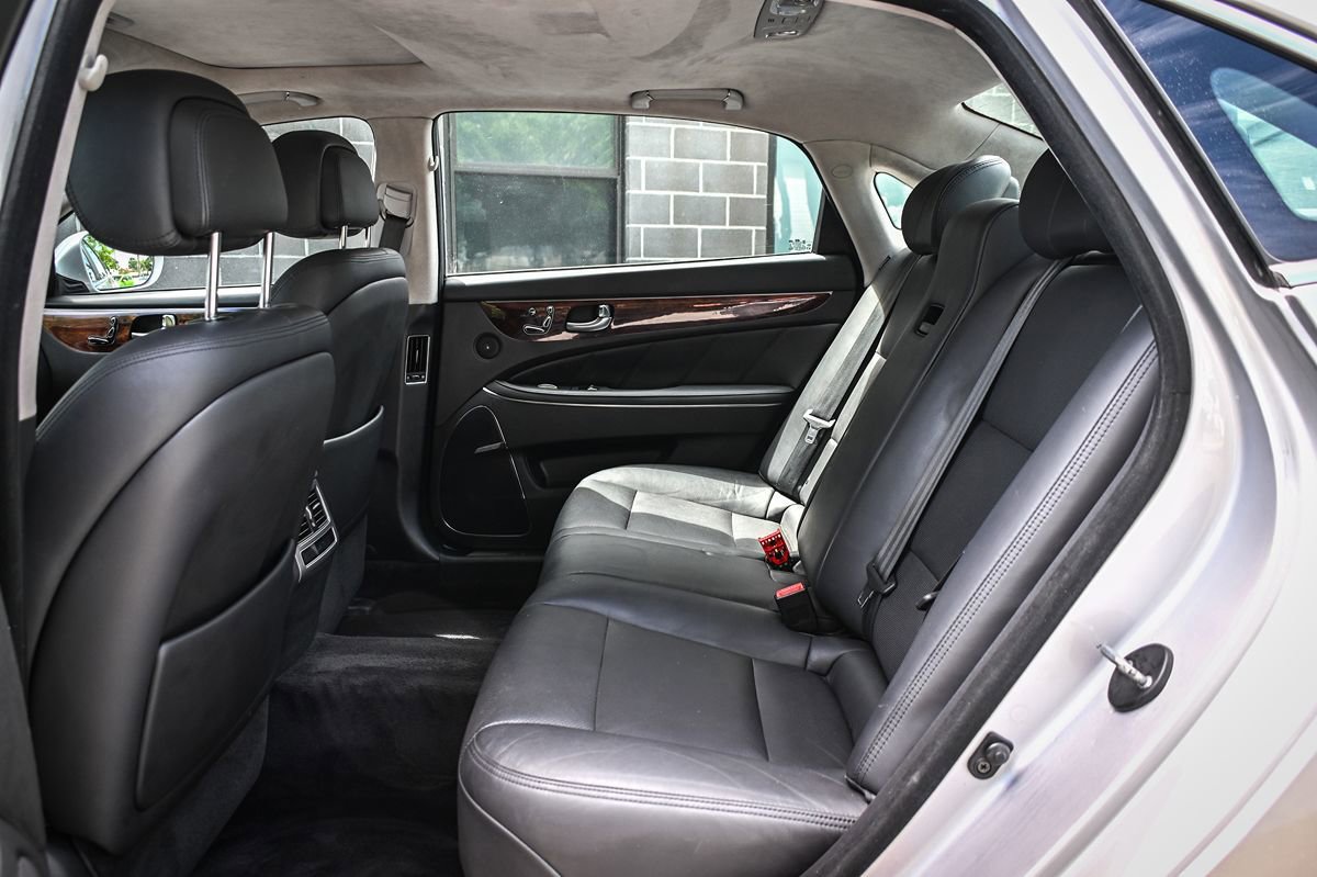 Used 2016 Hyundai Equus Signature RWD image 13