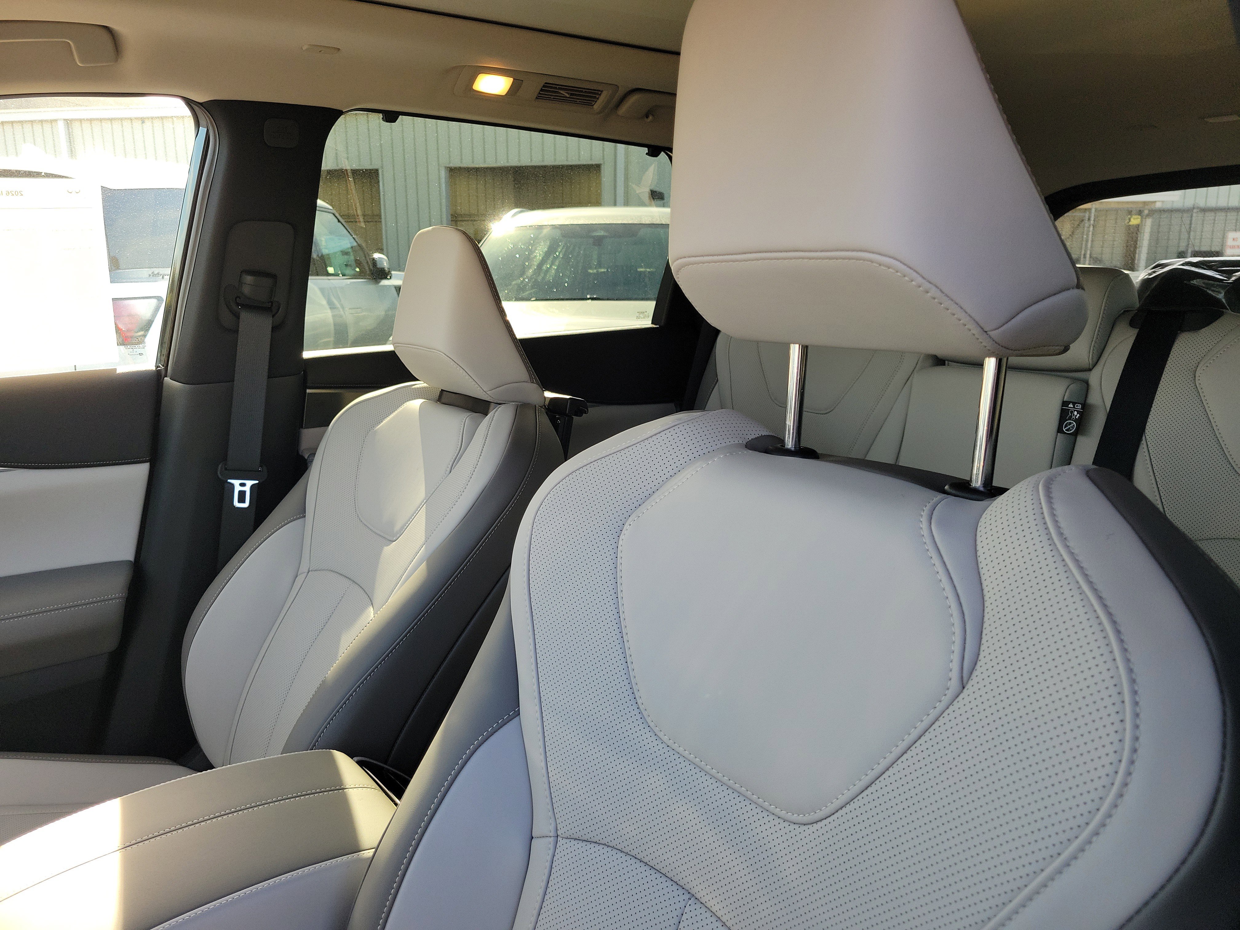 New 2026 INFINITI QX60 Luxe w/ Family Package image 18