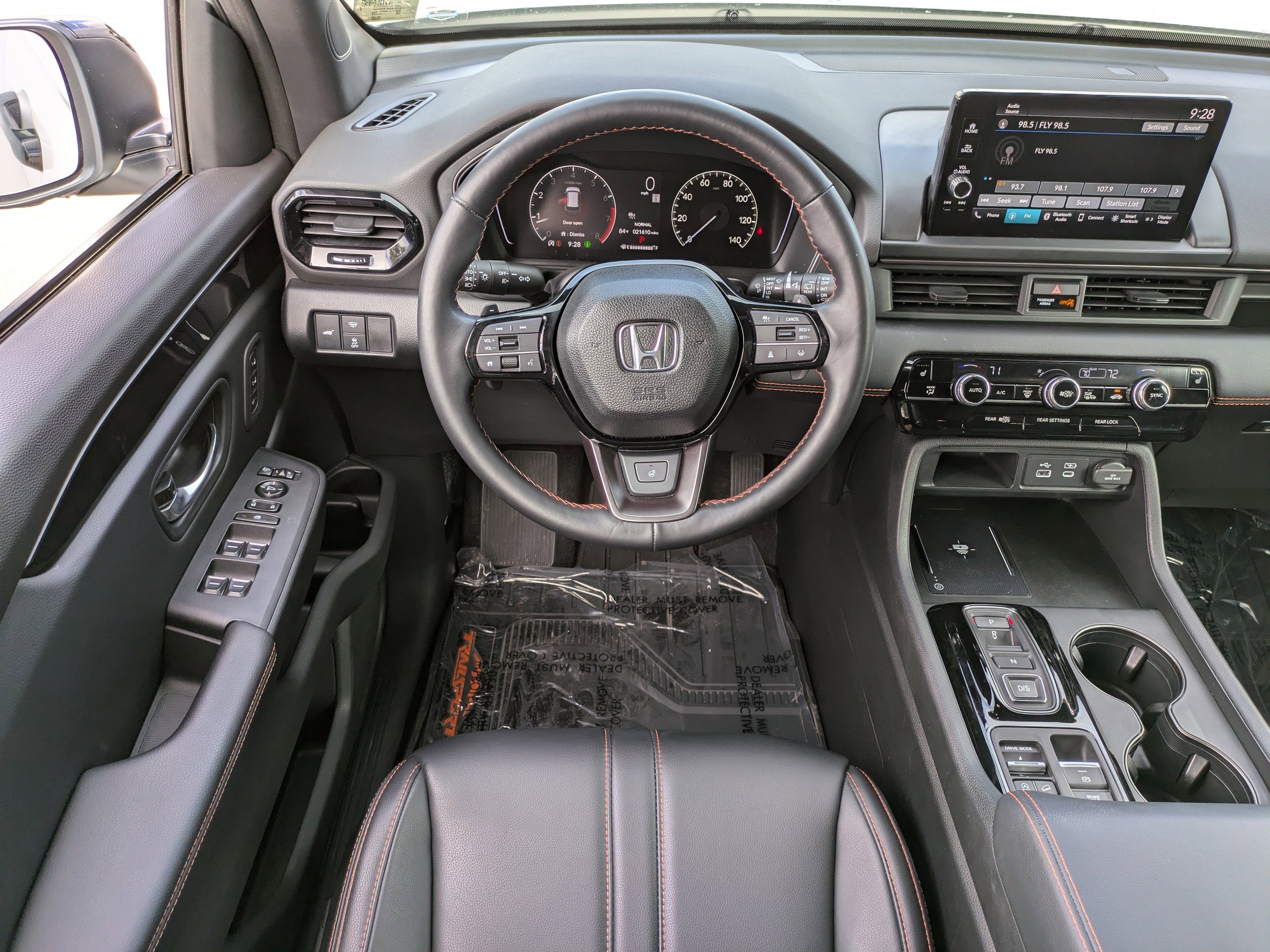 Used 2023 Honda Pilot TrailSport image 17