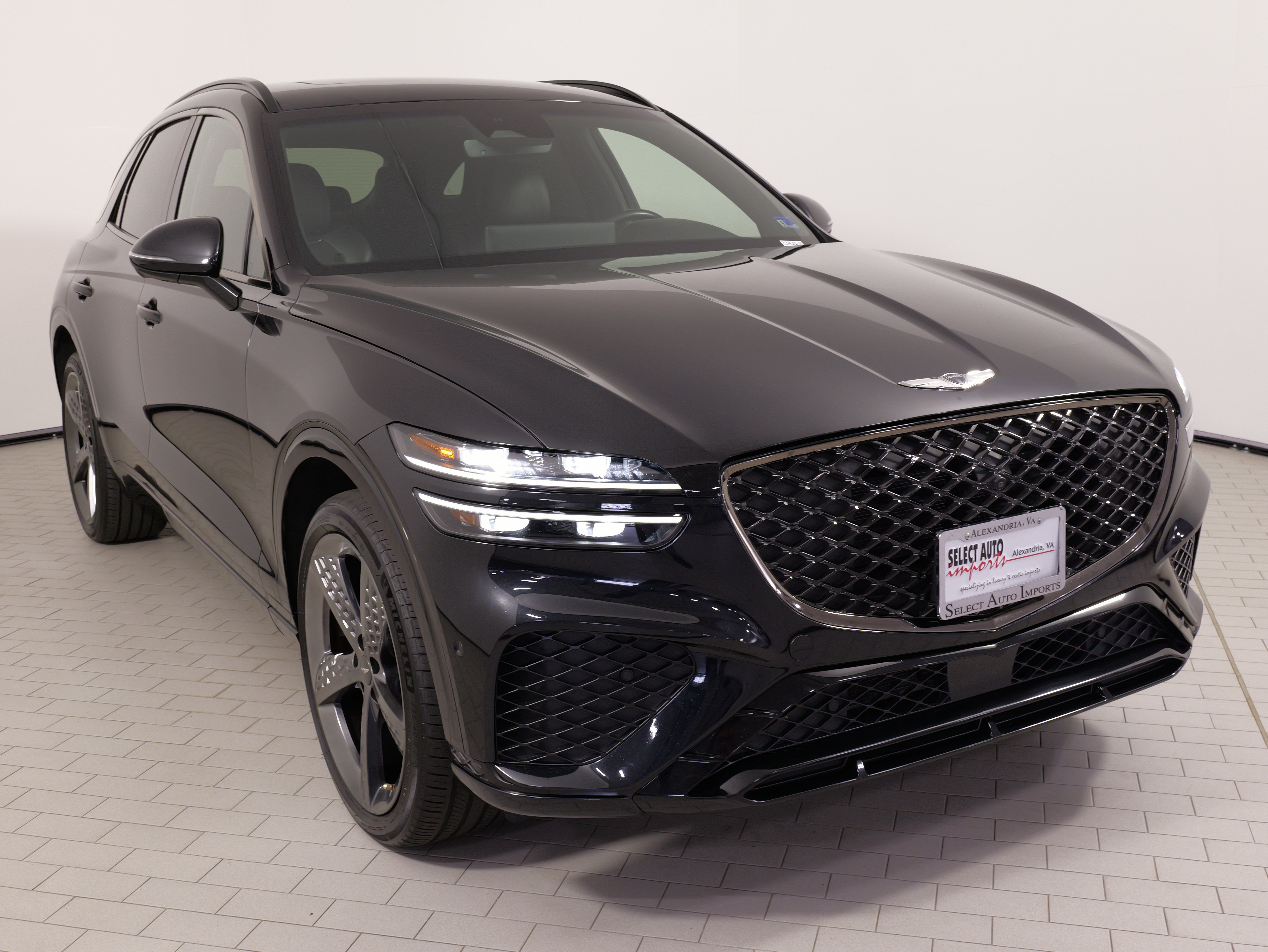 Used 2022 Genesis GV70 2.5T w/ Sport Prestige Package AWD/4WD image 5