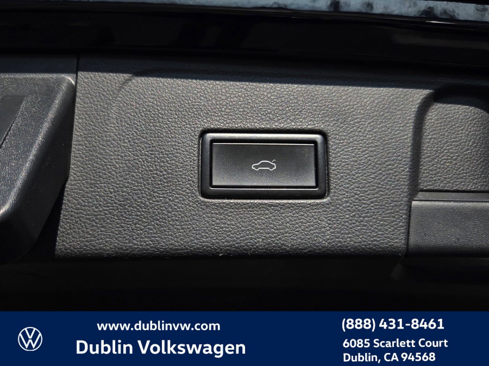 Used 2018 Volkswagen Atlas SE image 25
