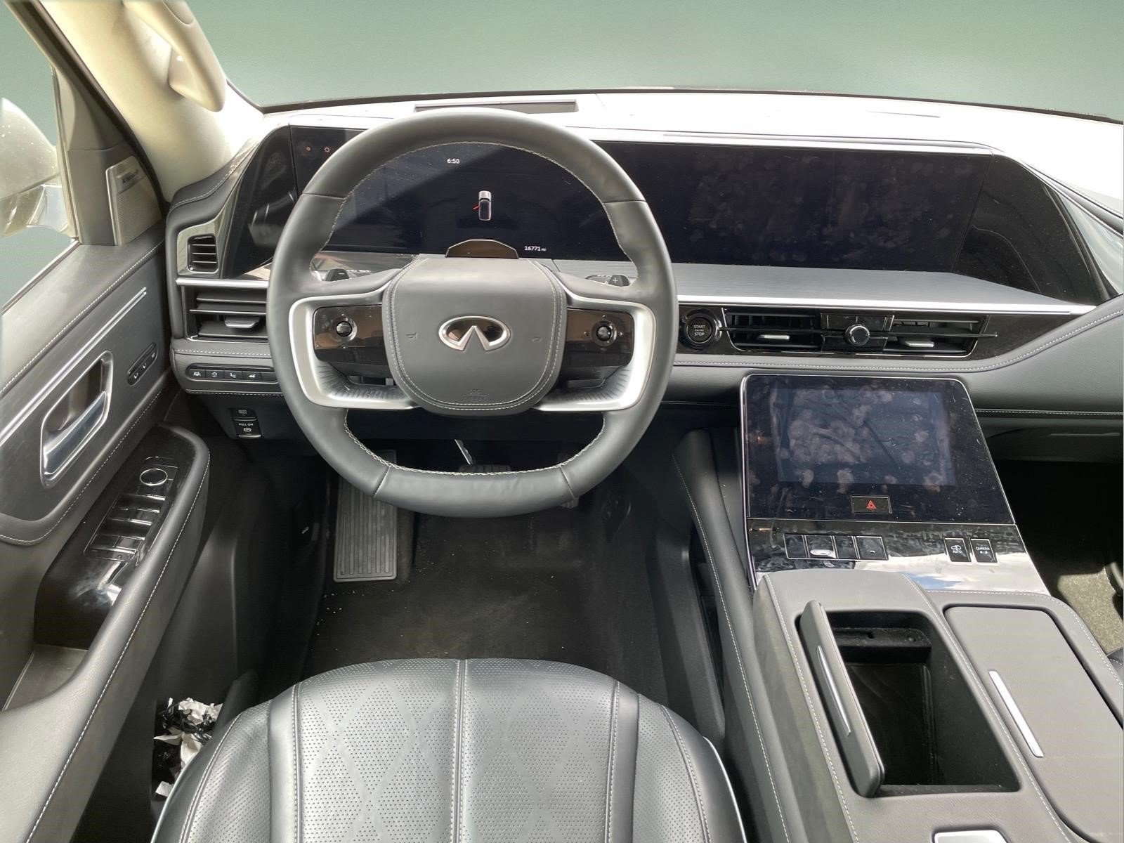 Used 2025 INFINITI QX80 Sensory AWD/4WD image 9