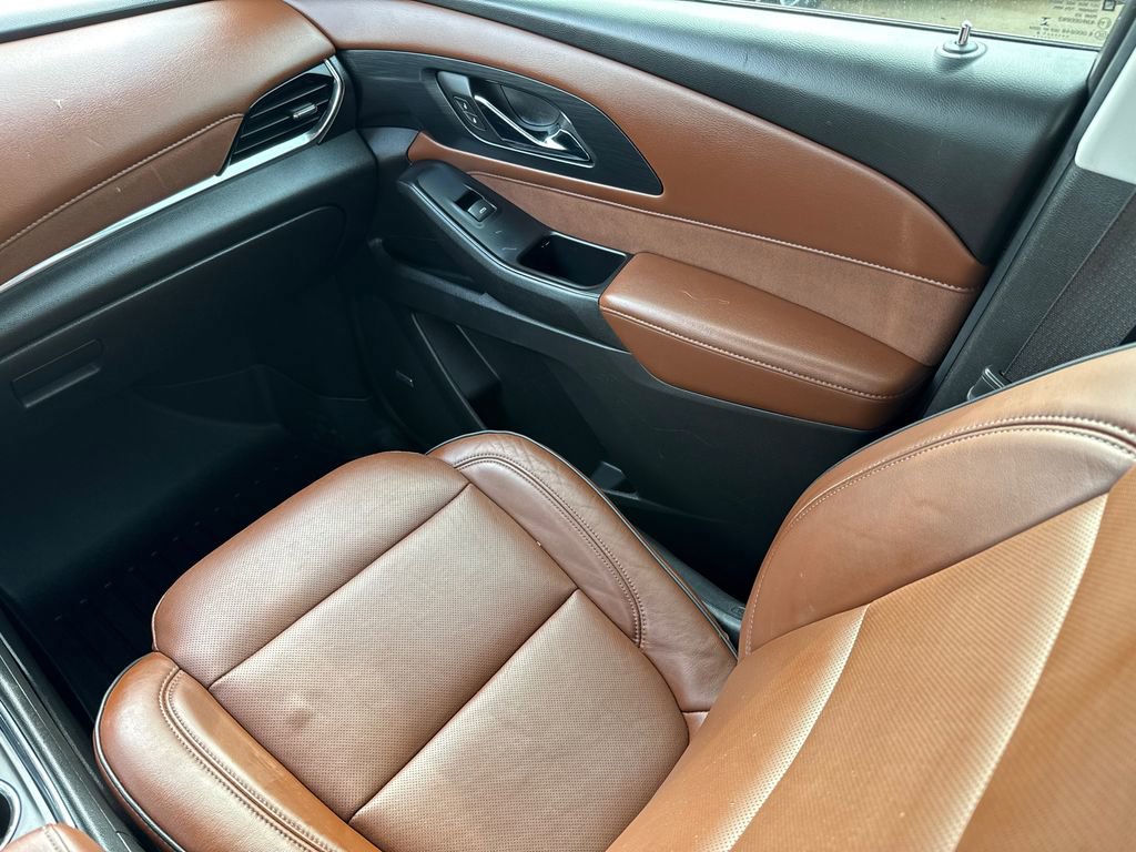 Used 2018 Chevrolet Traverse High Country image 16