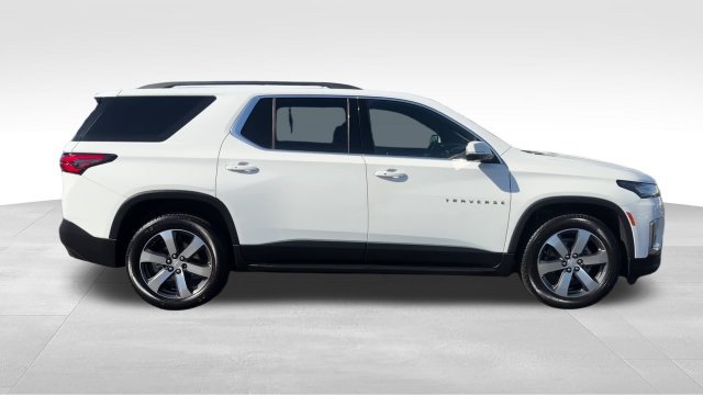 Used 2023 Chevrolet Traverse LT w/ LT Premium Package AWD/4WD image 8