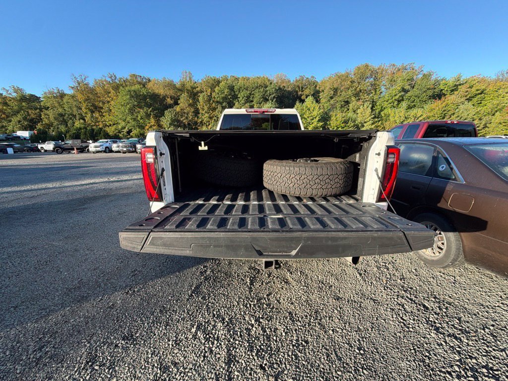 Used 2024 GMC Sierra 3500 Denali Ultimate AWD/4WD image 13