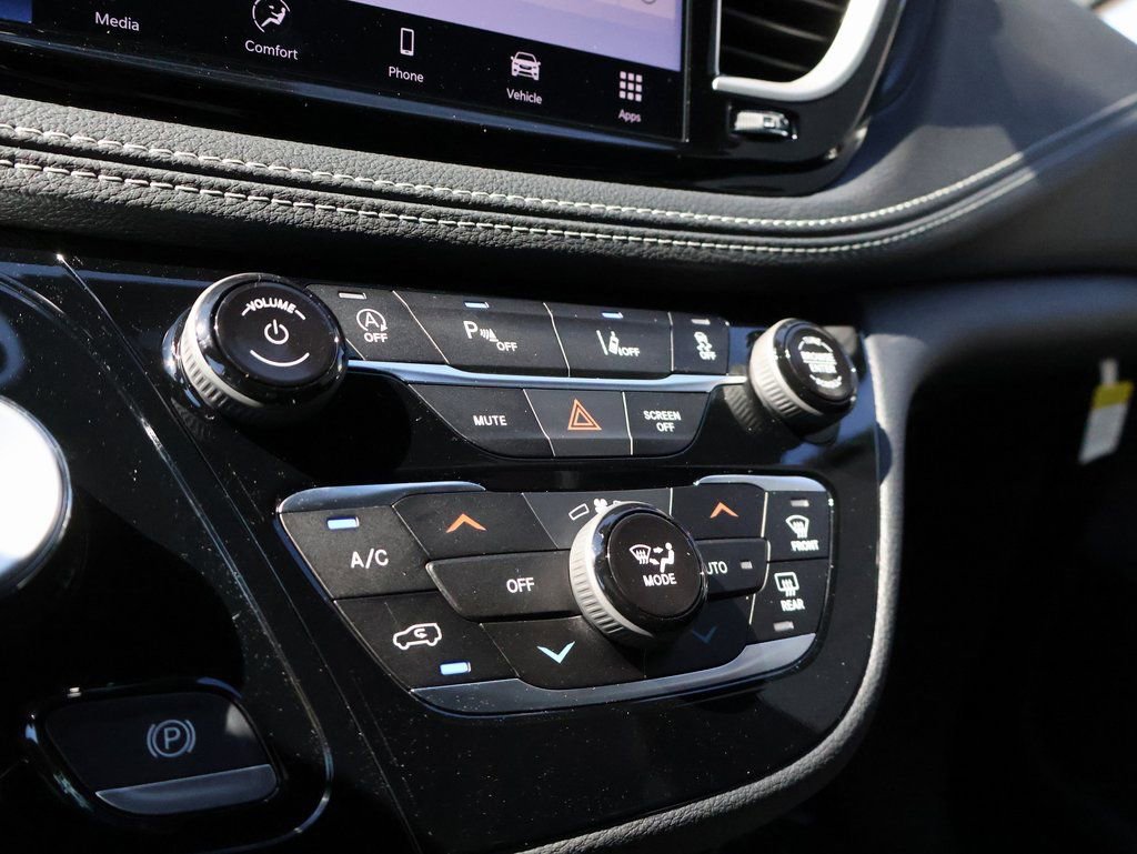 New 2026 Chrysler Pacifica Select image 37