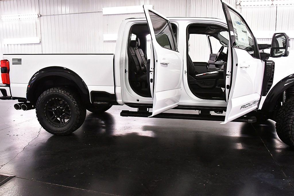 New 2026 Ford F250 Lariat w/ Black Appearance Package image 40