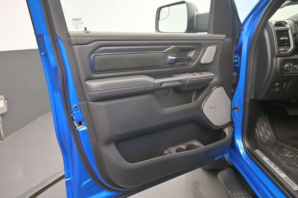 New 2026 RAM 1500 Laramie AWD/4WD image 12