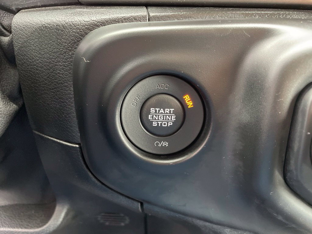 Used 2020 Jeep Wrangler Unlimited Sahara w/ Uconnect 4C Nav & Sound Group AWD/4WD image 21