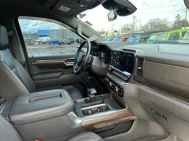 Used 2022 Chevrolet Silverado 1500 LT Trail Boss w/ LT Trail Boss Premium Package image 31