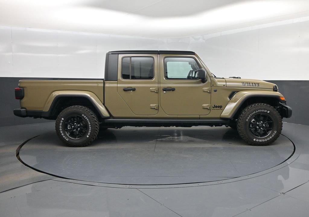Used 2025 Jeep Gladiator Willys image 2