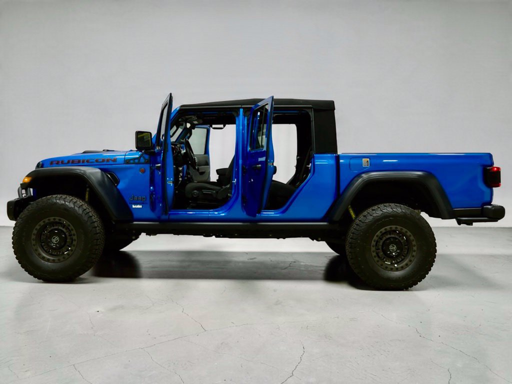 Used 2023 Jeep Gladiator Rubicon w/ LED Lighting Group AWD/4WD image 6