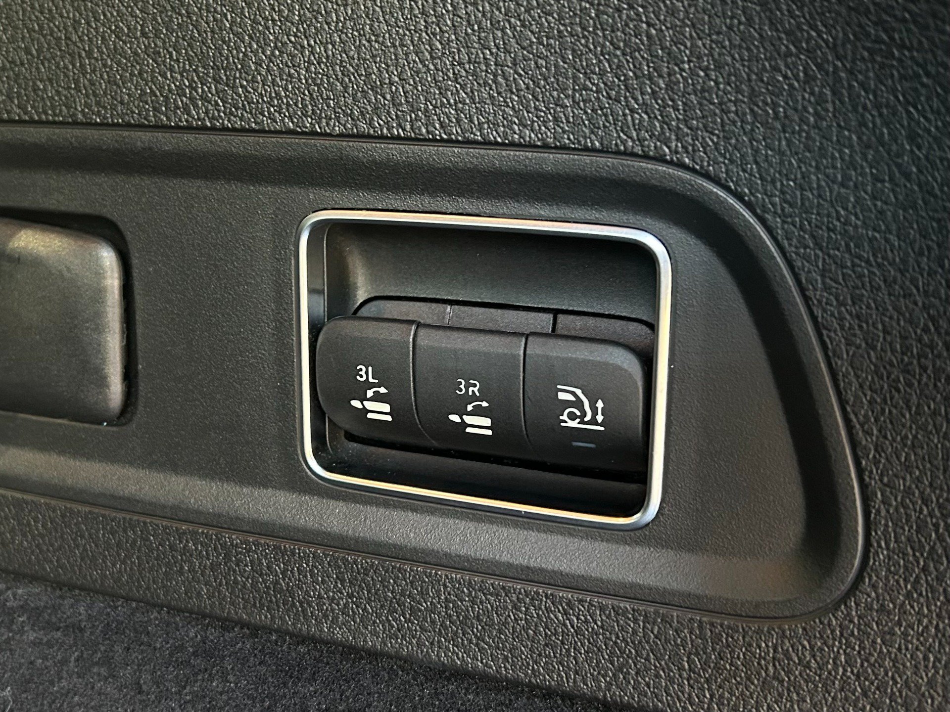Used 2021 Mercedes-Benz GLS 63 AMG 4MATIC image 34