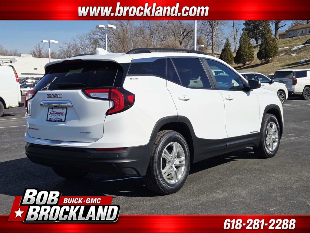 Used 2023 GMC Terrain SLE w/ Driver Convenience Package AWD/4WD image 3