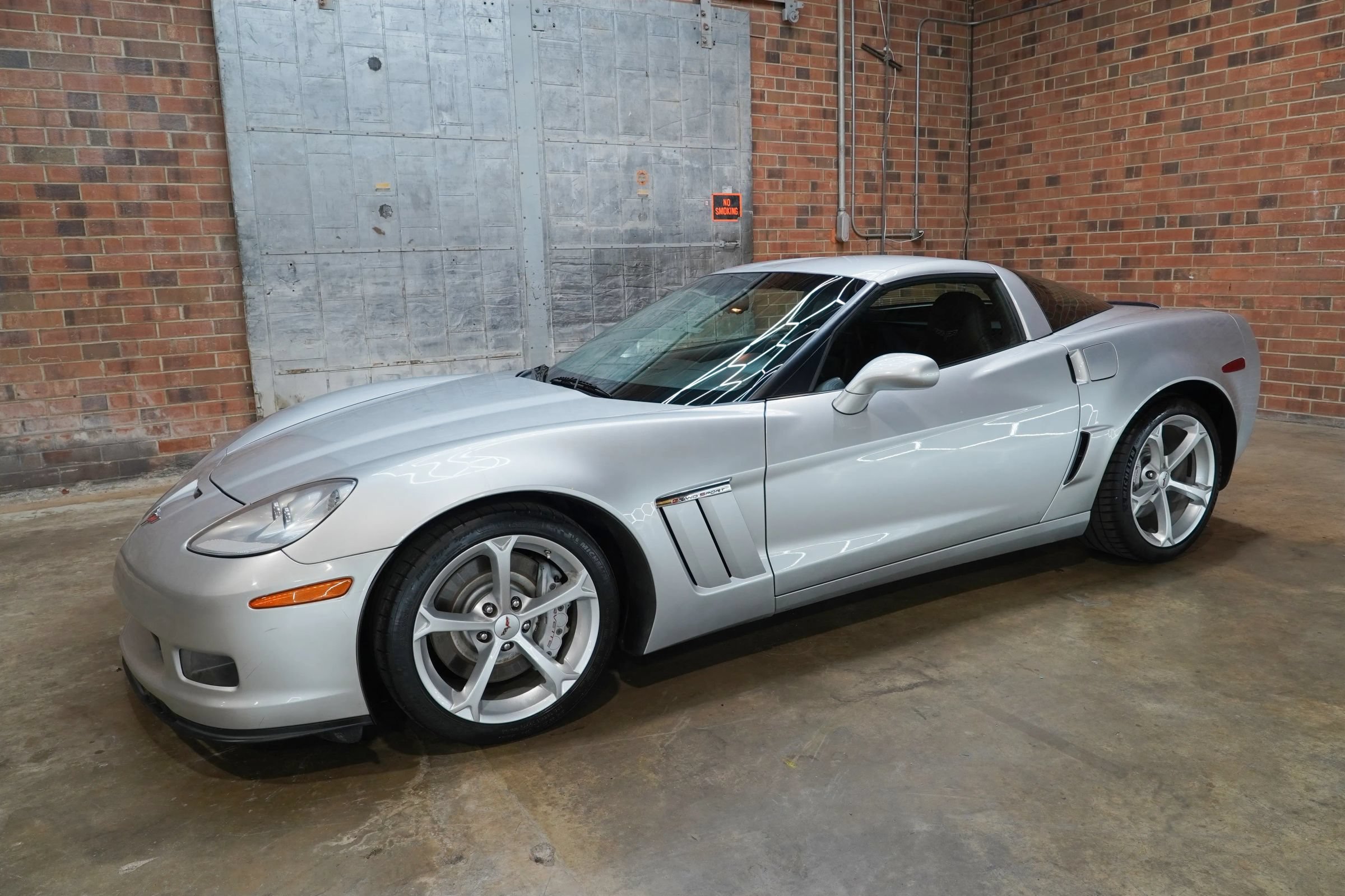 Used 2010 Chevrolet Corvette Grand Sport w/ Preferred Equipment Group RWD image 8