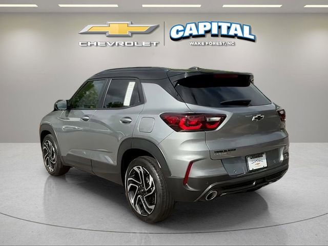 Used 2025 Chevrolet TrailBlazer RS w/ Convenience Package FWD image 3
