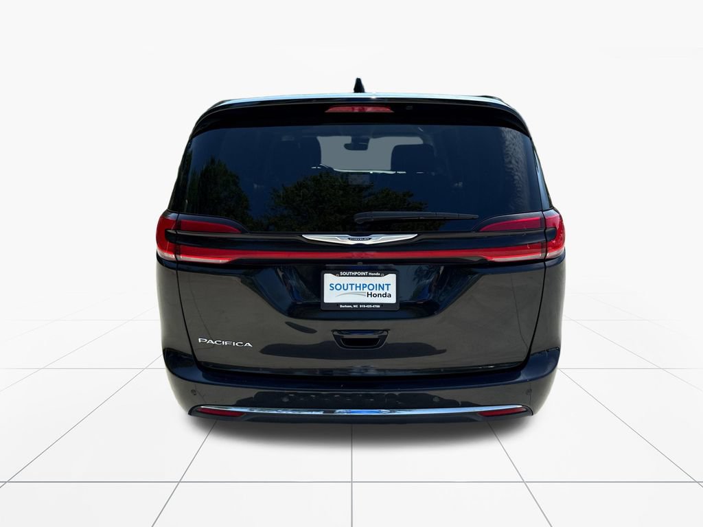 Used 2023 Chrysler Pacifica Touring-L FWD image 7