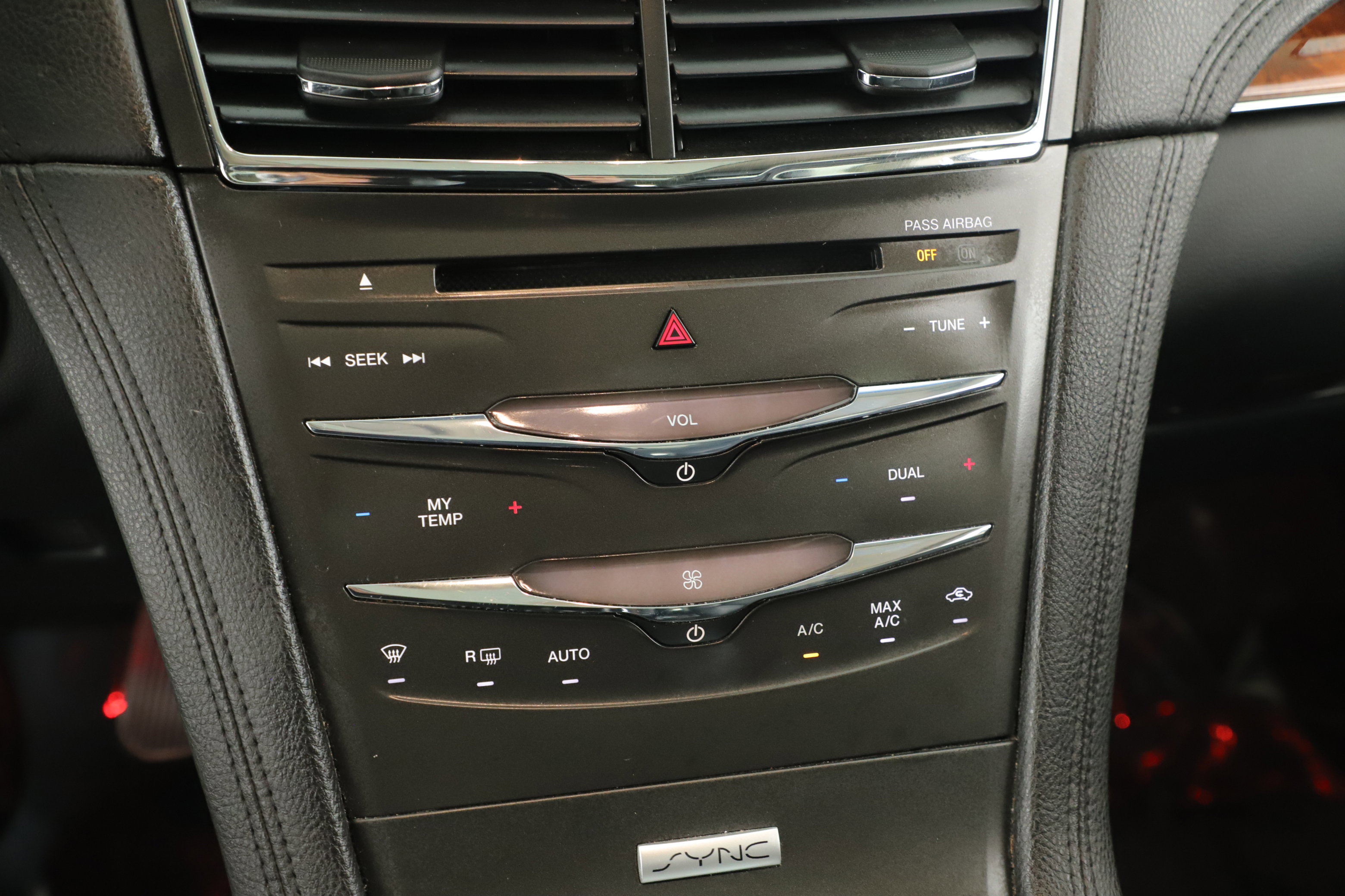 Used 2016 Lincoln MKT AWD w/ Equipment Group 201A image 14