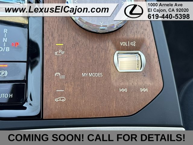 Used 2023 BMW iX xDrive50 w/ Premium Package AWD/4WD image 32