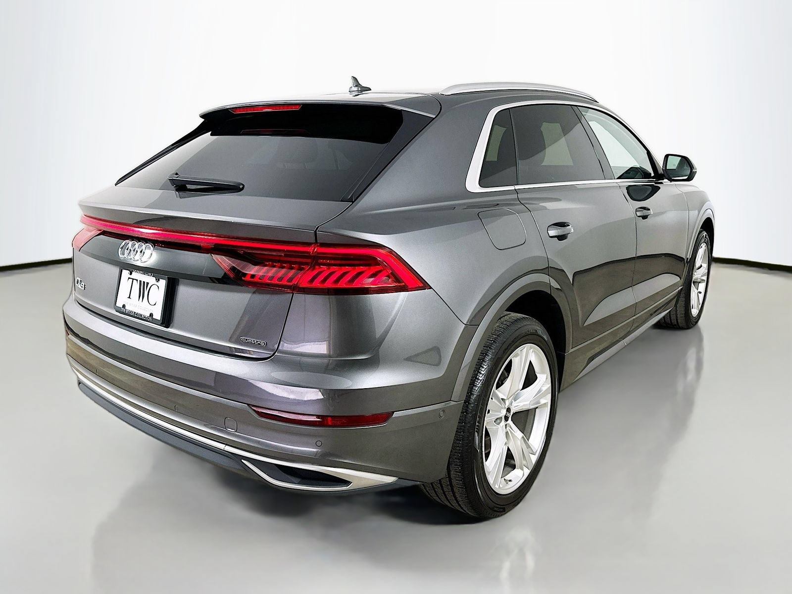 Used 2022 Audi Q8 Premium AWD/4WD image 5