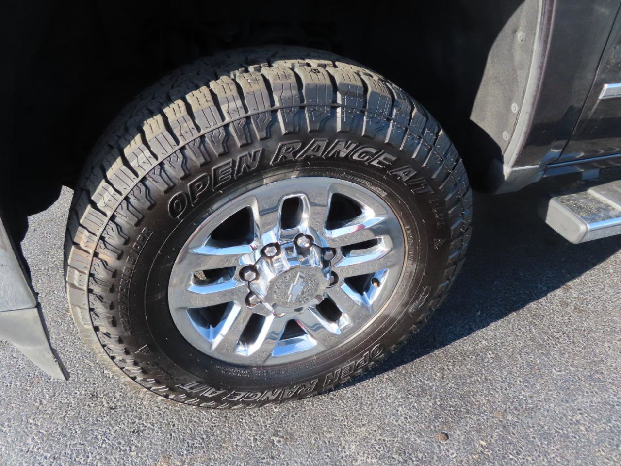 Used 2016 Chevrolet Silverado 2500 LTZ w/ Duramax Plus Package image 11