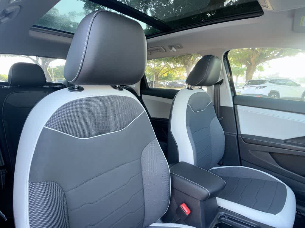 New 2026 Volkswagen Taos SE FWD image 27