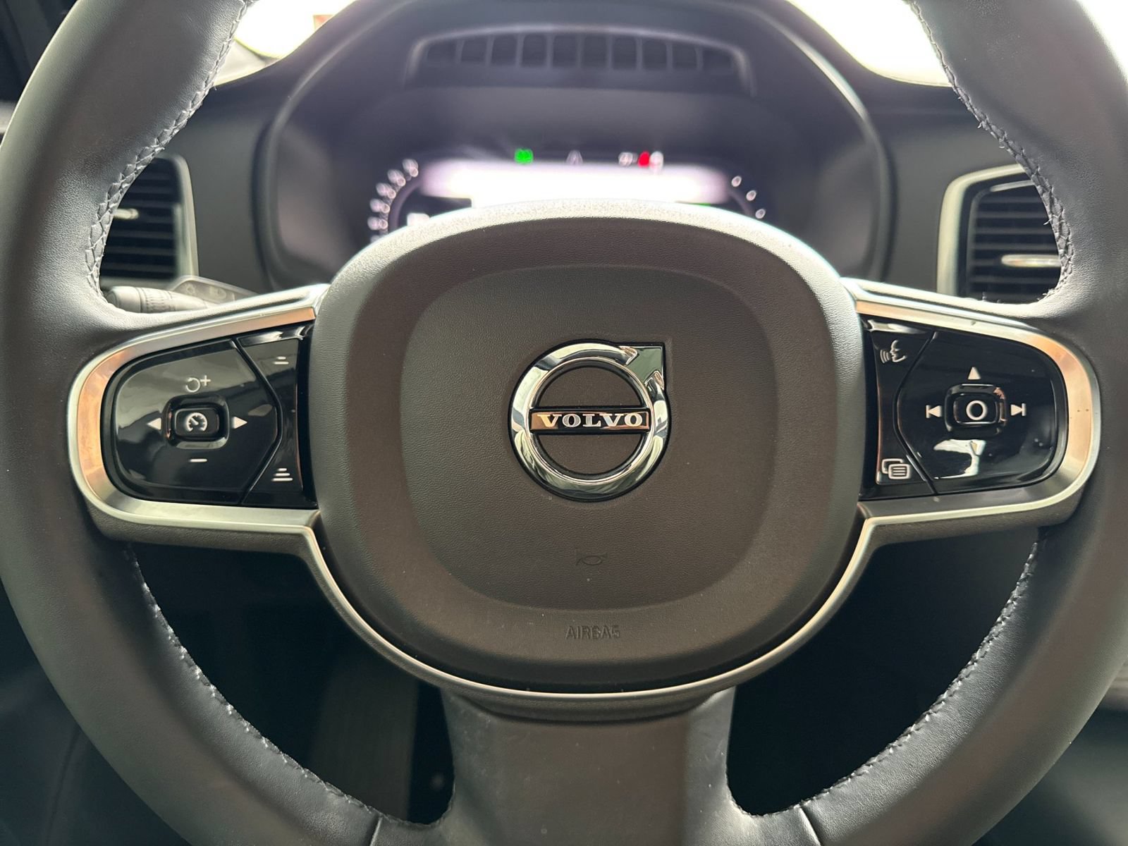 Certified 2024 Volvo XC90 T8 Ultimate AWD/4WD image 29