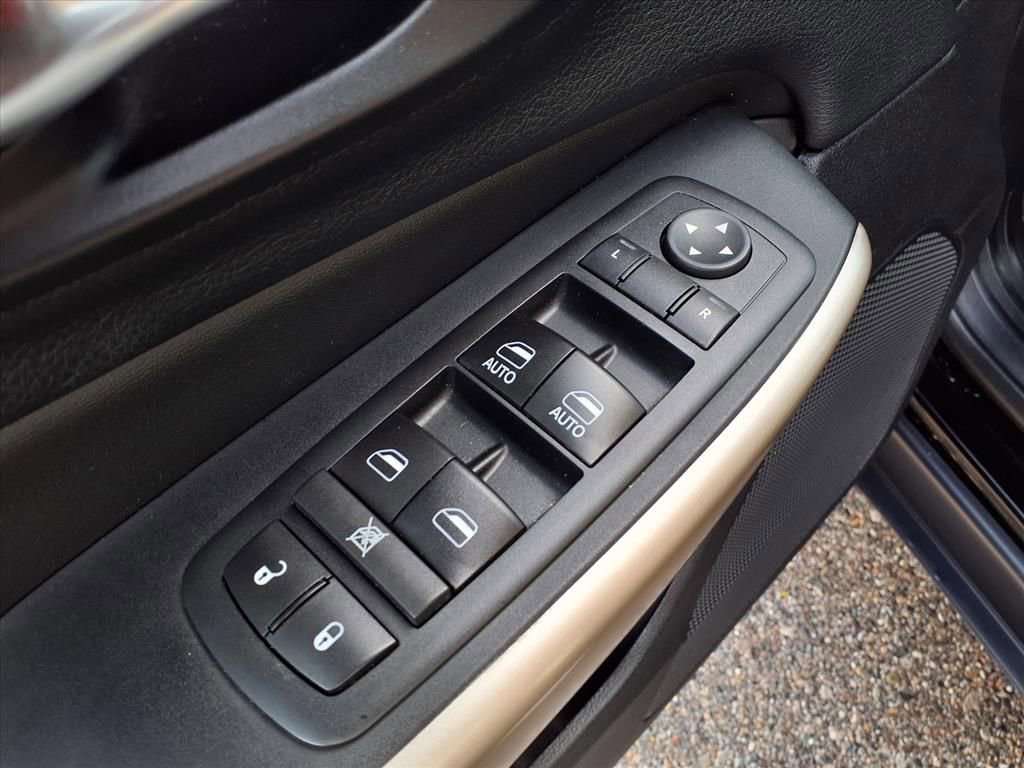 Used 2017 Jeep Cherokee Latitude w/ True North Edition image 16