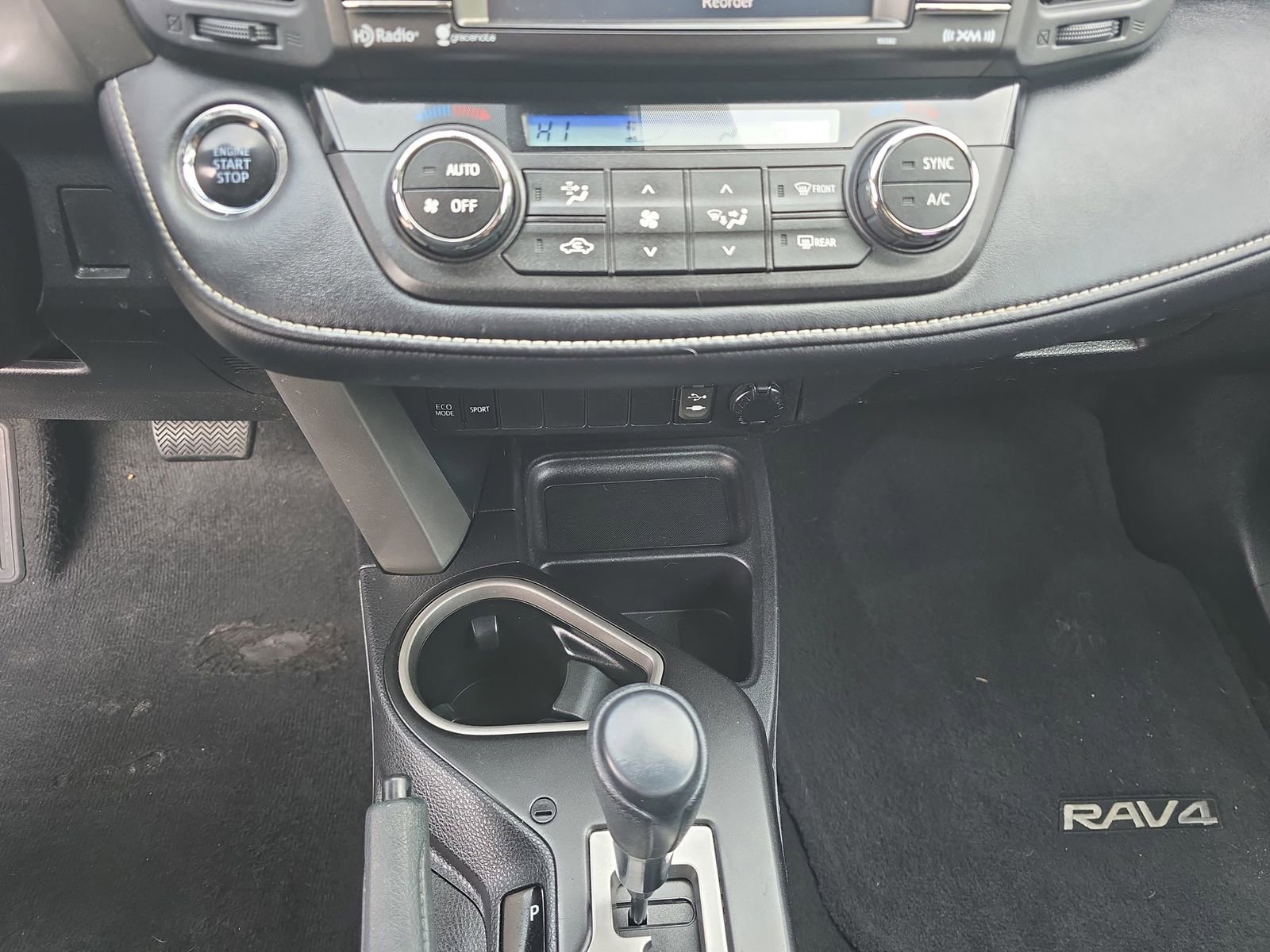 Used 2018 Toyota RAV4 XLE w/ Plus Extra Value Package image 28