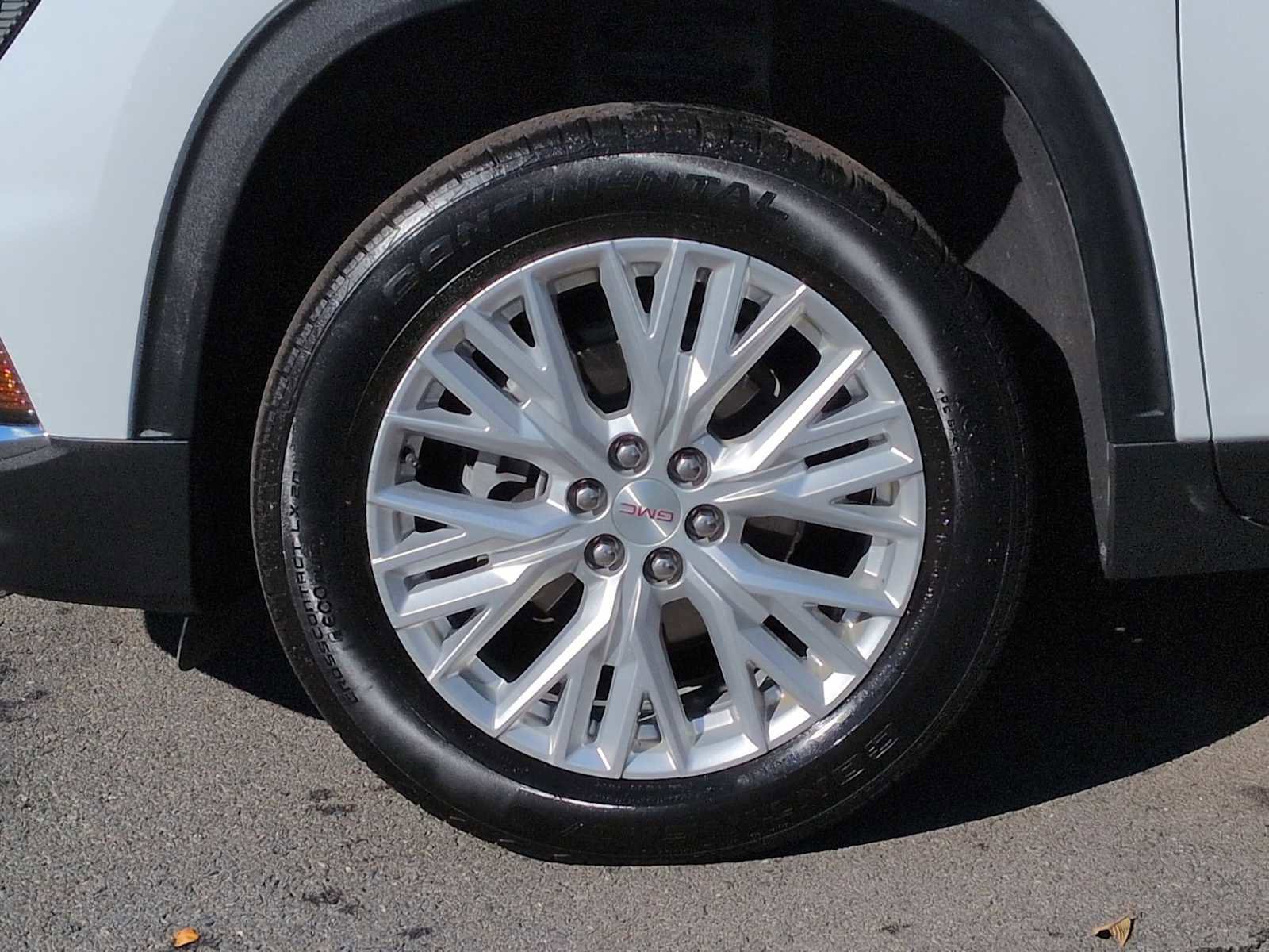 Used 2024 GMC Acadia Elevation image 14