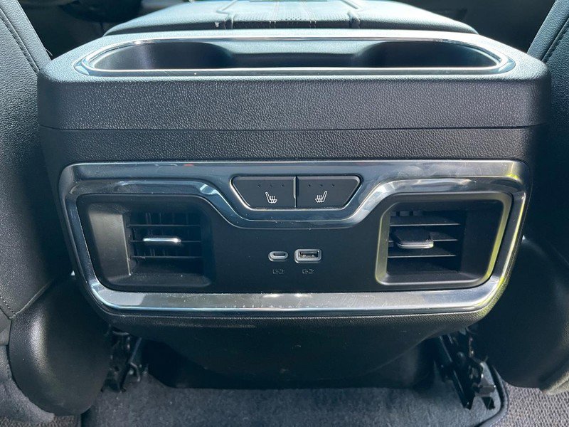 Used 2024 Chevrolet Silverado 2500 High Country w/ Technology Package image 11