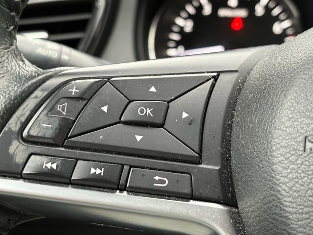 Used 2018 Nissan Rogue SV image 20