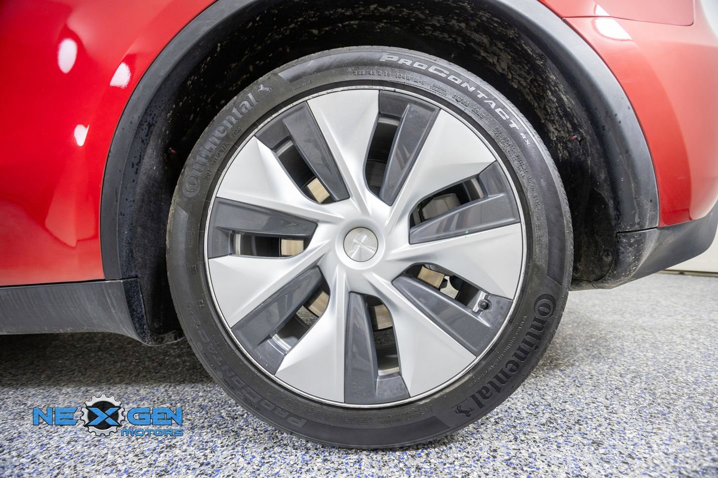 Used 2023 Tesla Model Y Long Range AWD/4WD image 43