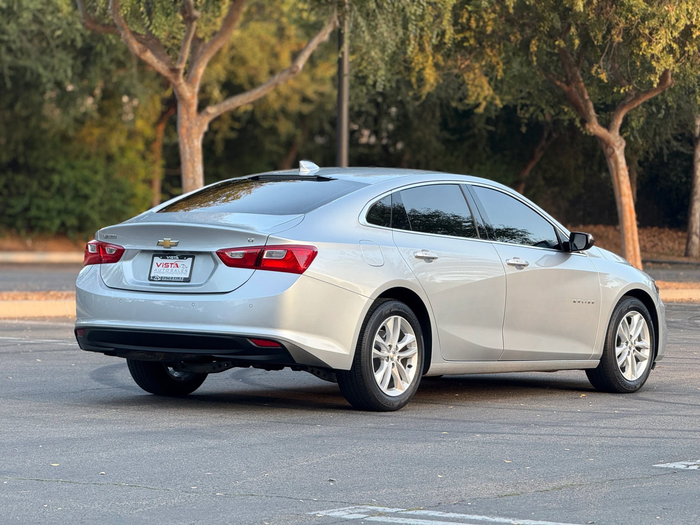Used 2018 Chevrolet Malibu LT w/ Driver Confidence Package image 5