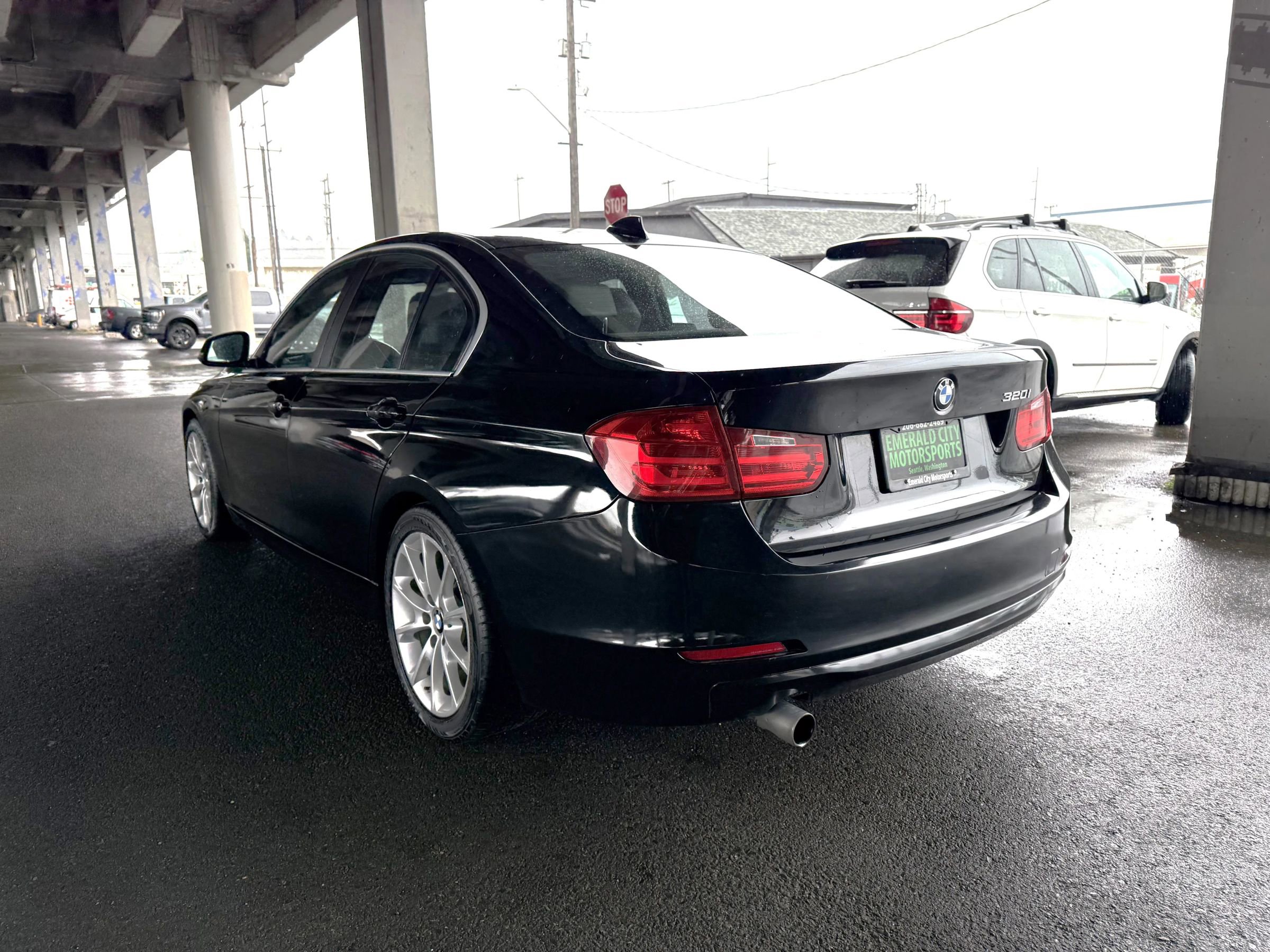 Used 2015 BMW 320i Sedan RWD image 6