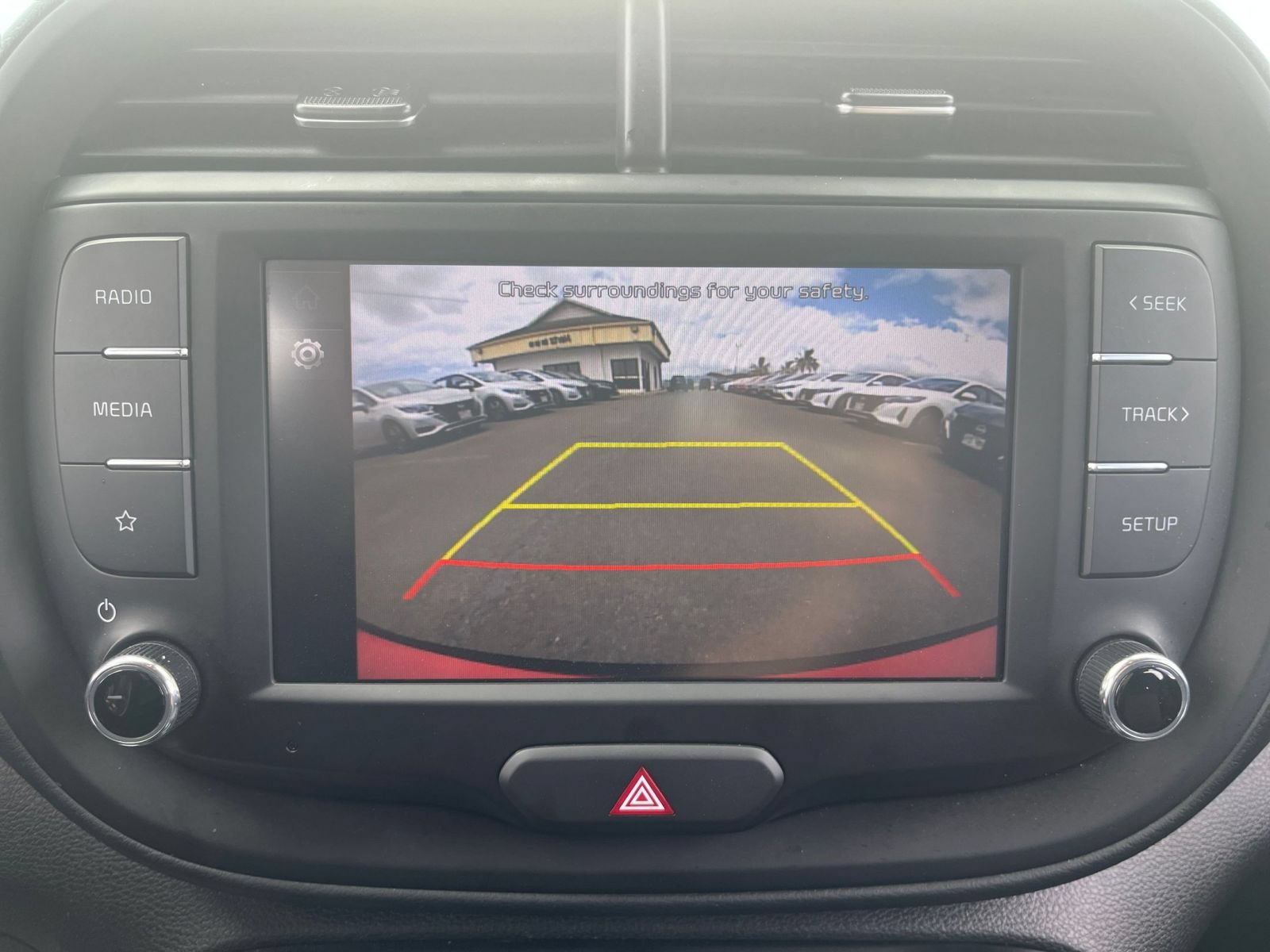 Used 2025 Kia Soul LX w/ LX Technology Package FWD image 21