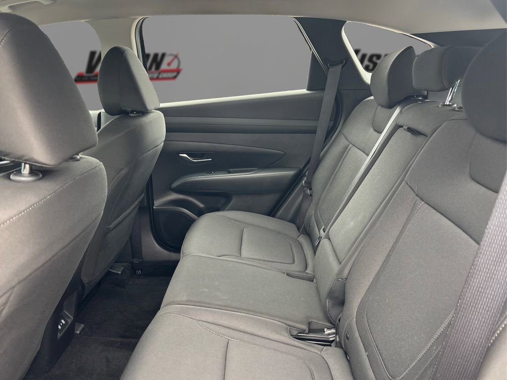Certified 2025 Hyundai Tucson SE image 10