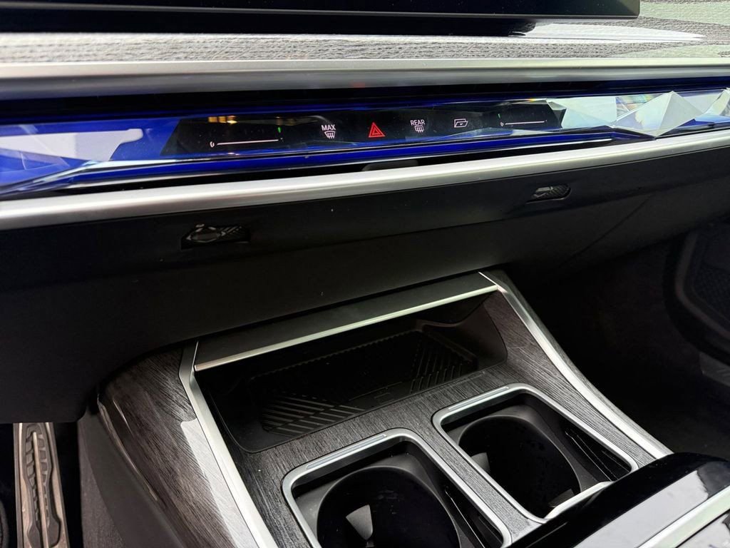 Used 2023 BMW 740i image 23