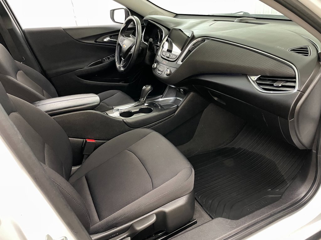 Used 2018 Chevrolet Malibu LT w/ Redline Edition image 34
