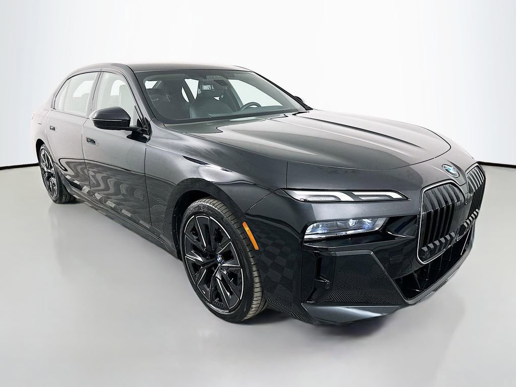 Used 2025 BMW 750e xDrive AWD/4WD image 3