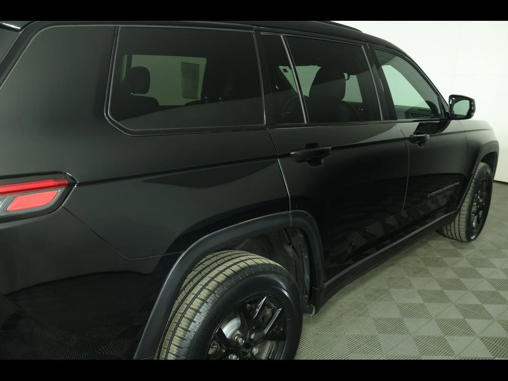 Used 2023 Jeep Grand Cherokee Altitude image 19
