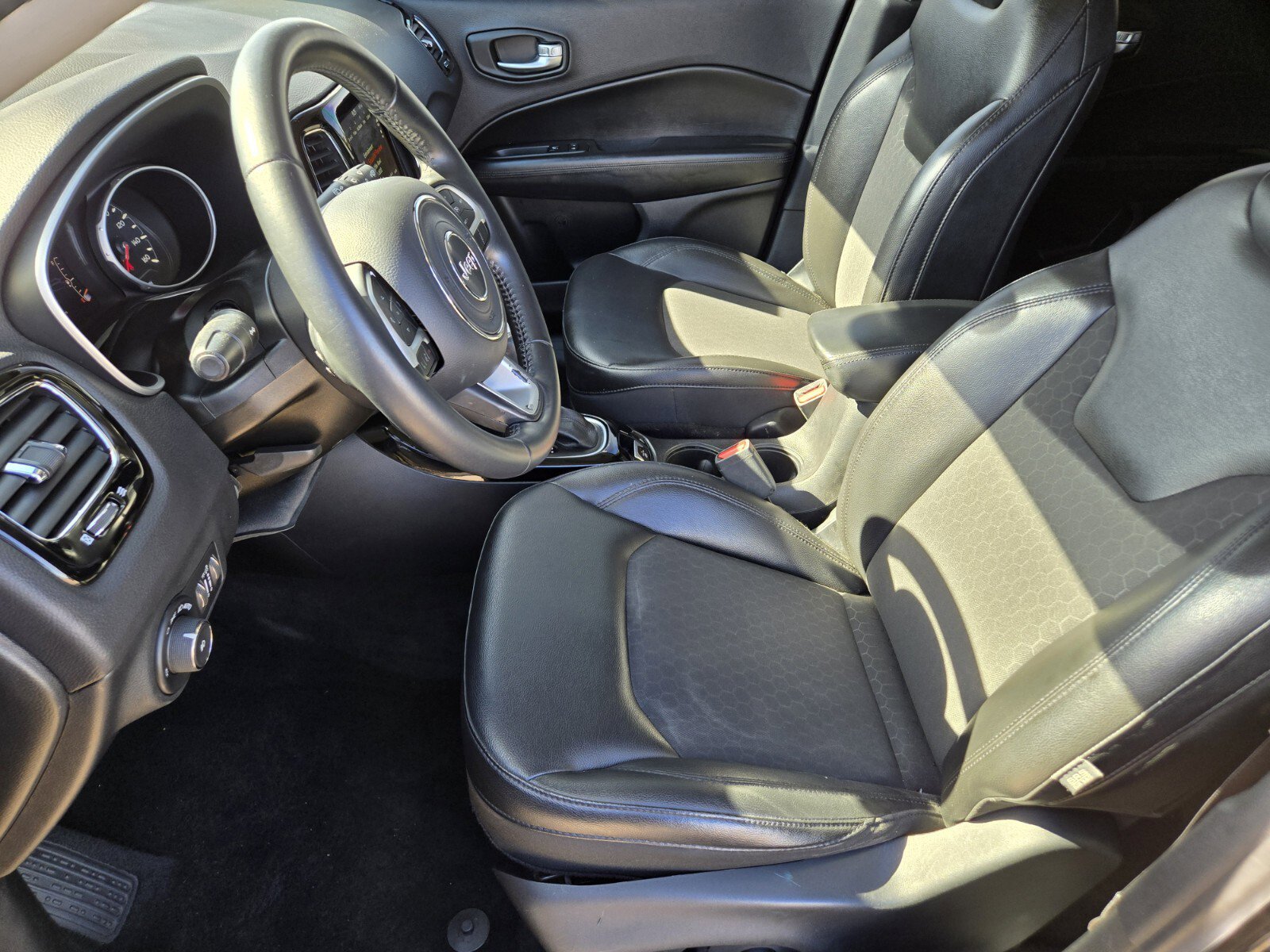 Used 2018 Jeep Compass Altitude w/ Popular Equipment Group image 10