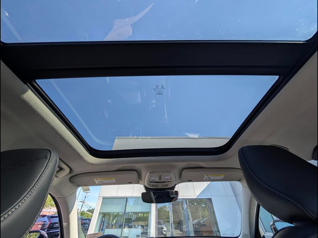 Certified 2026 Volvo XC40 B5 Plus AWD/4WD image 13