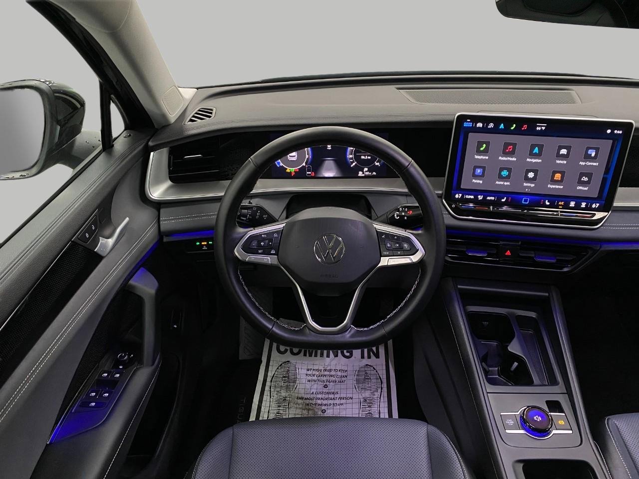 Certified 2025 Volkswagen Tiguan SE image 13