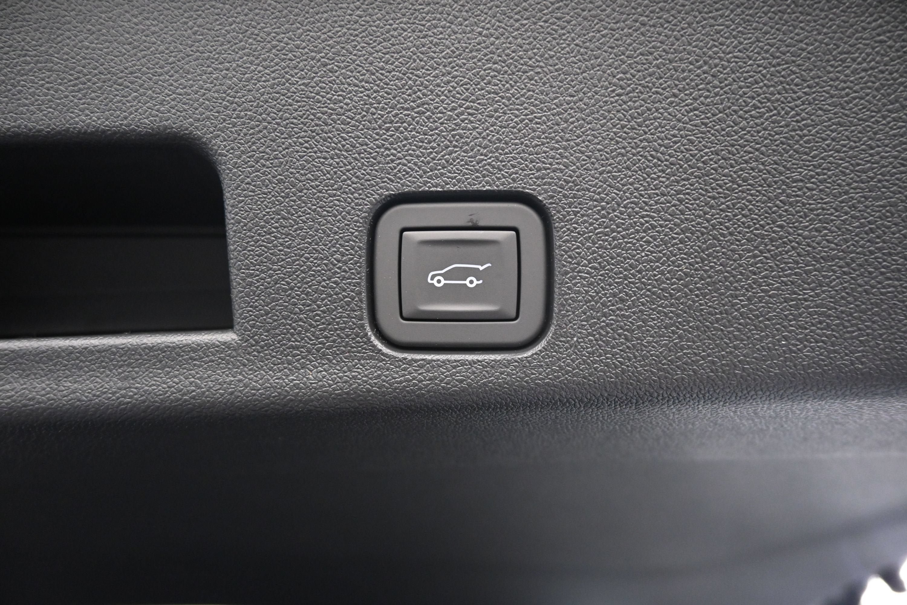 New 2027 Chevrolet Traverse LT w/ Sun and Wheel Package FWD image 34