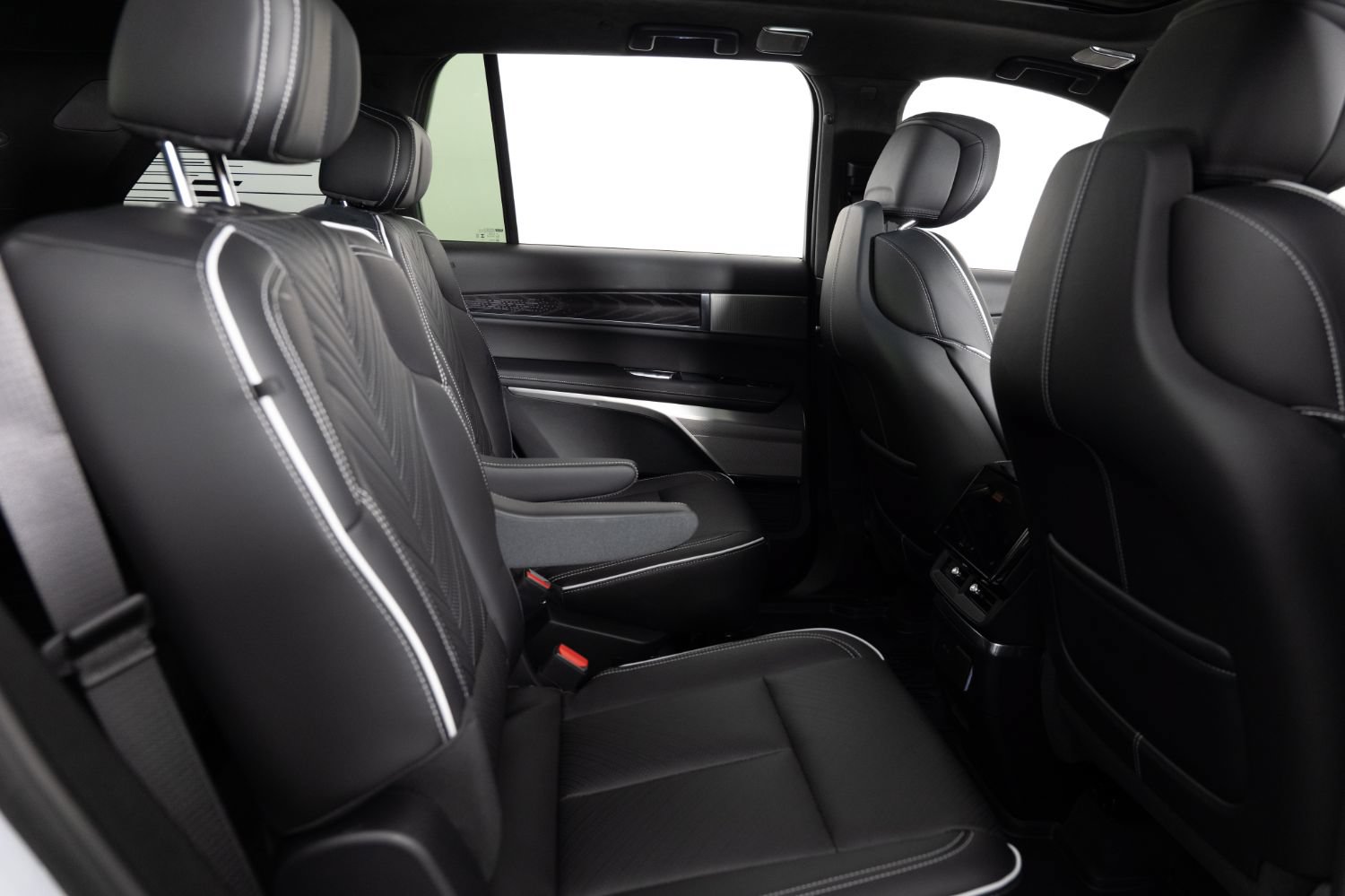 Used 2026 Cadillac Vistiq Platinum w/ LPO, Floor Liner Package AWD/4WD image 25