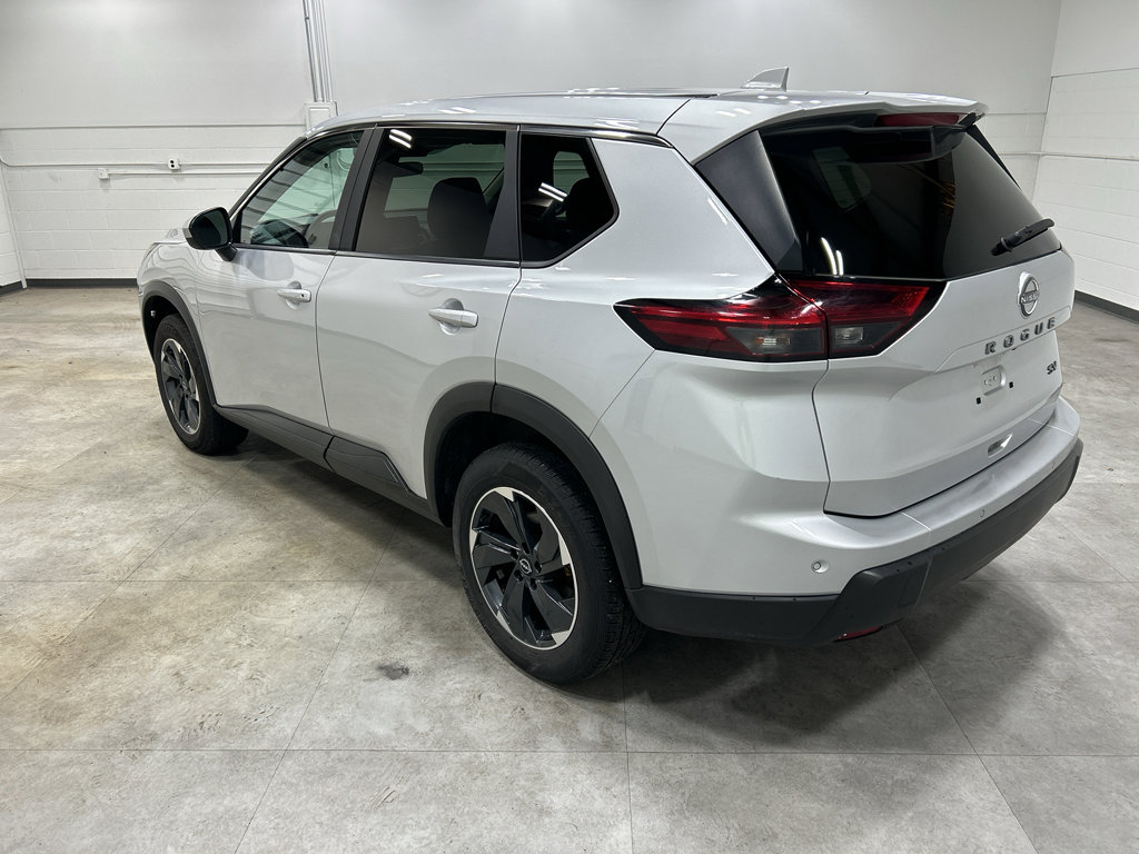 Used 2024 Nissan Rogue S FWD image 7