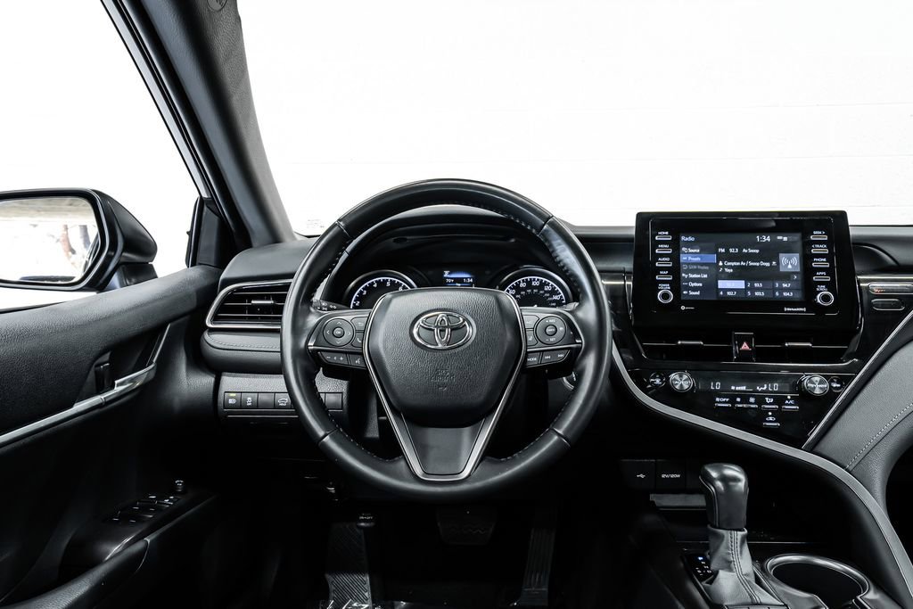Used 2022 Toyota Camry SE w/ Convenience Package FWD image 13