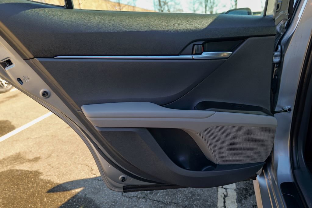 Used 2022 Toyota Camry LE w/ Carpet Mat Package (TMS) FWD image 24